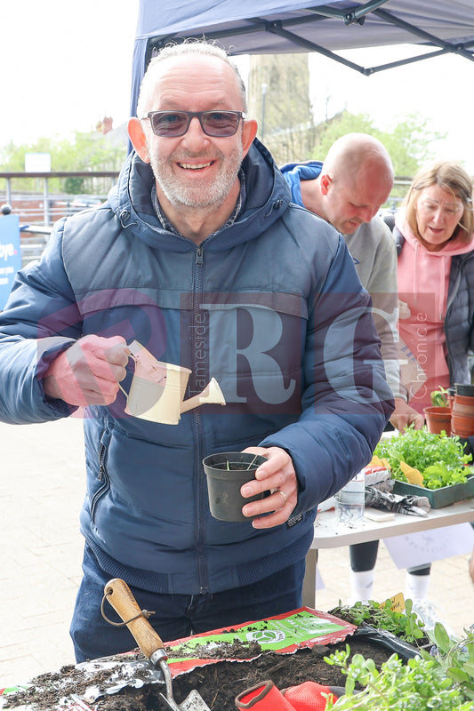 PLANT & SWAP EVENT TESCO STALYBRIDGE 2025 (32).JPG
