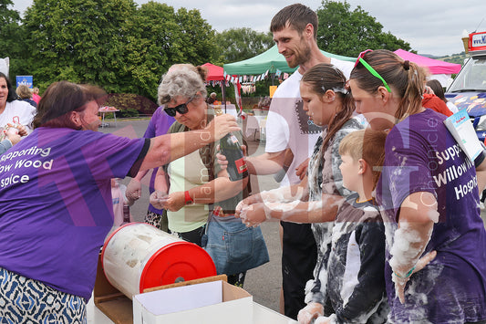 ST MARGARETS FOAM FEST GLOSSOP 2024 (42).JPG