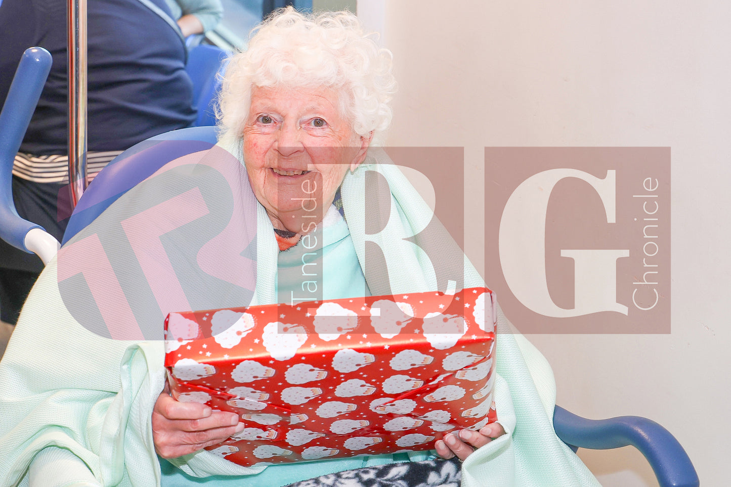 SANTA VISIT TAMESIDE CHILDRENS UNIT 2024 (87).JPG
