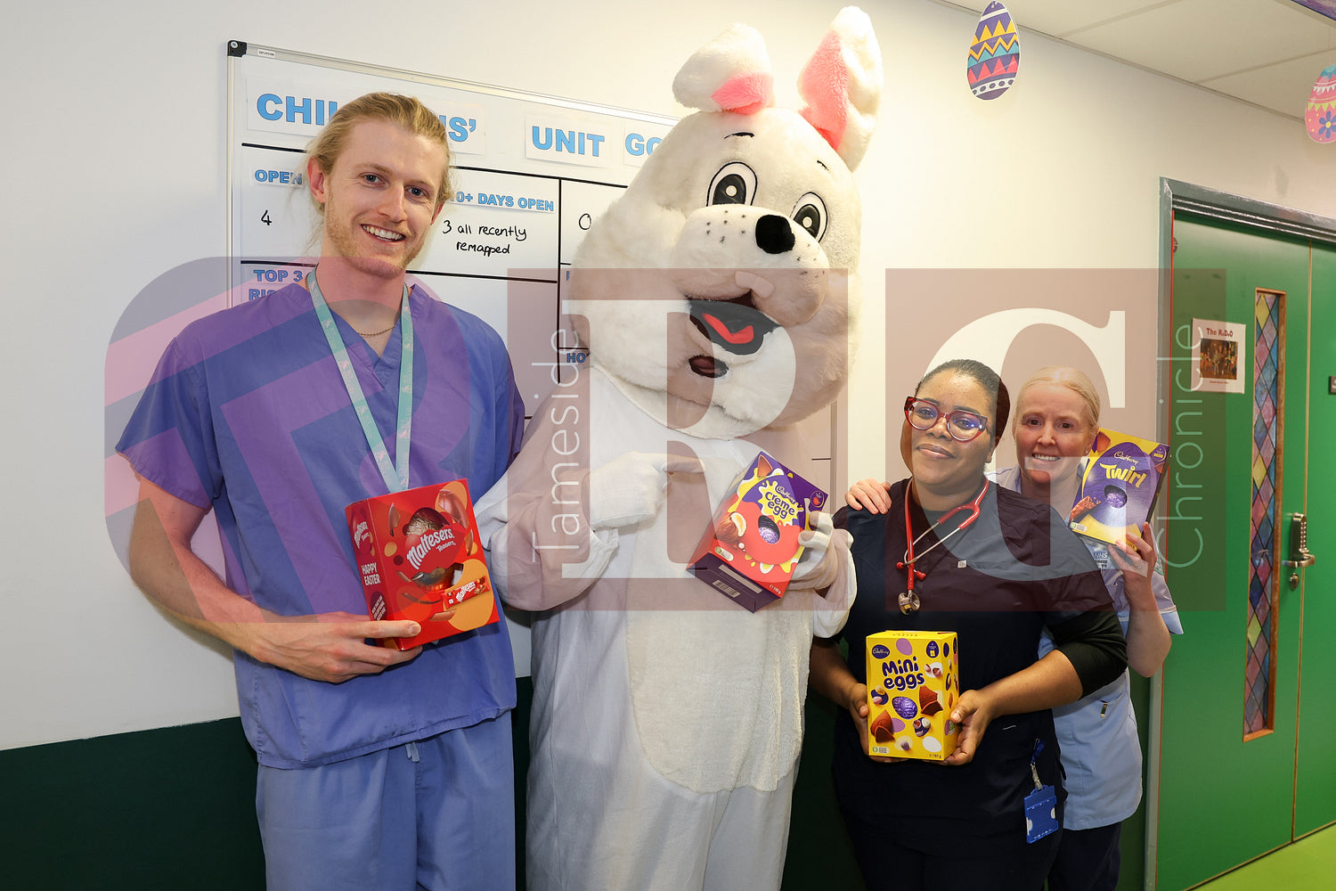 TAMESIDE HOSPITAL CHILDRENS WARD EASTER STAGECOACH (50).JPG