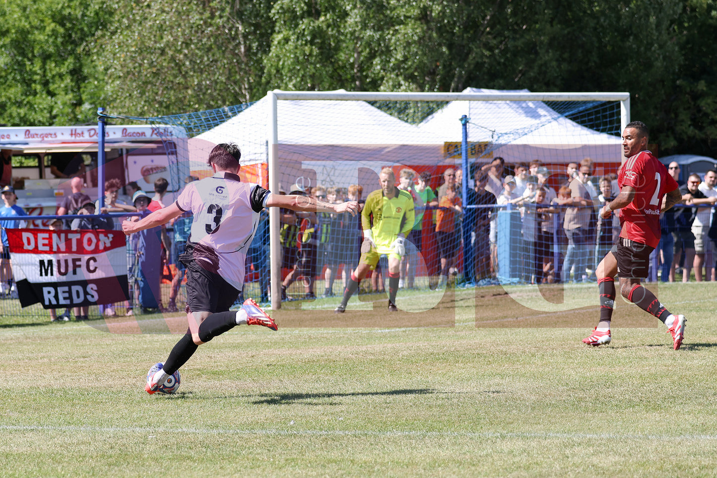 GLOSSOP NORTH EBD V UNITED LEGENDS  (81).JPG