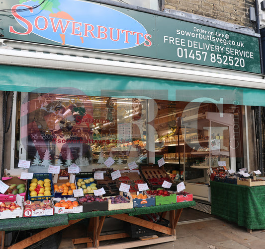 GLOSSOP SHOP XMAS WINDOWS 2024 (57).JPG