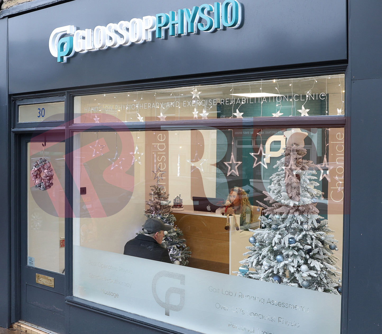 GLOSSOP CHRISTMAS SHOPS 2025 (52).JPG