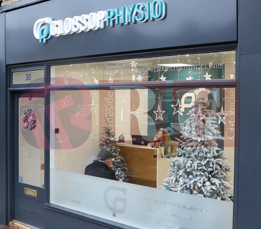 GLOSSOP CHRISTMAS SHOPS 2025 (52).JPG