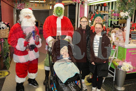 HYDE MARKET HALL XMAS (45).JPG