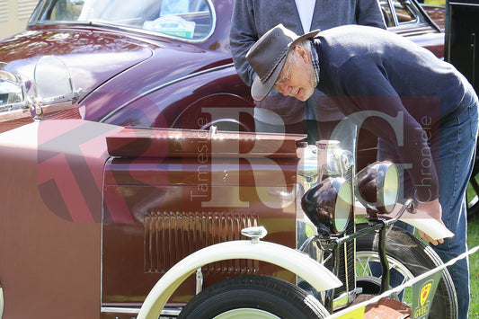 GLOSSOP CAR SHOW (9).JPG