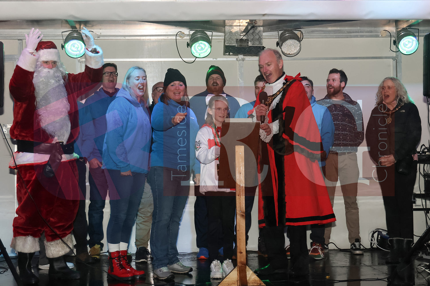 GLOSSOP LIGHTS SWITCH ON 2024 (58).JPG