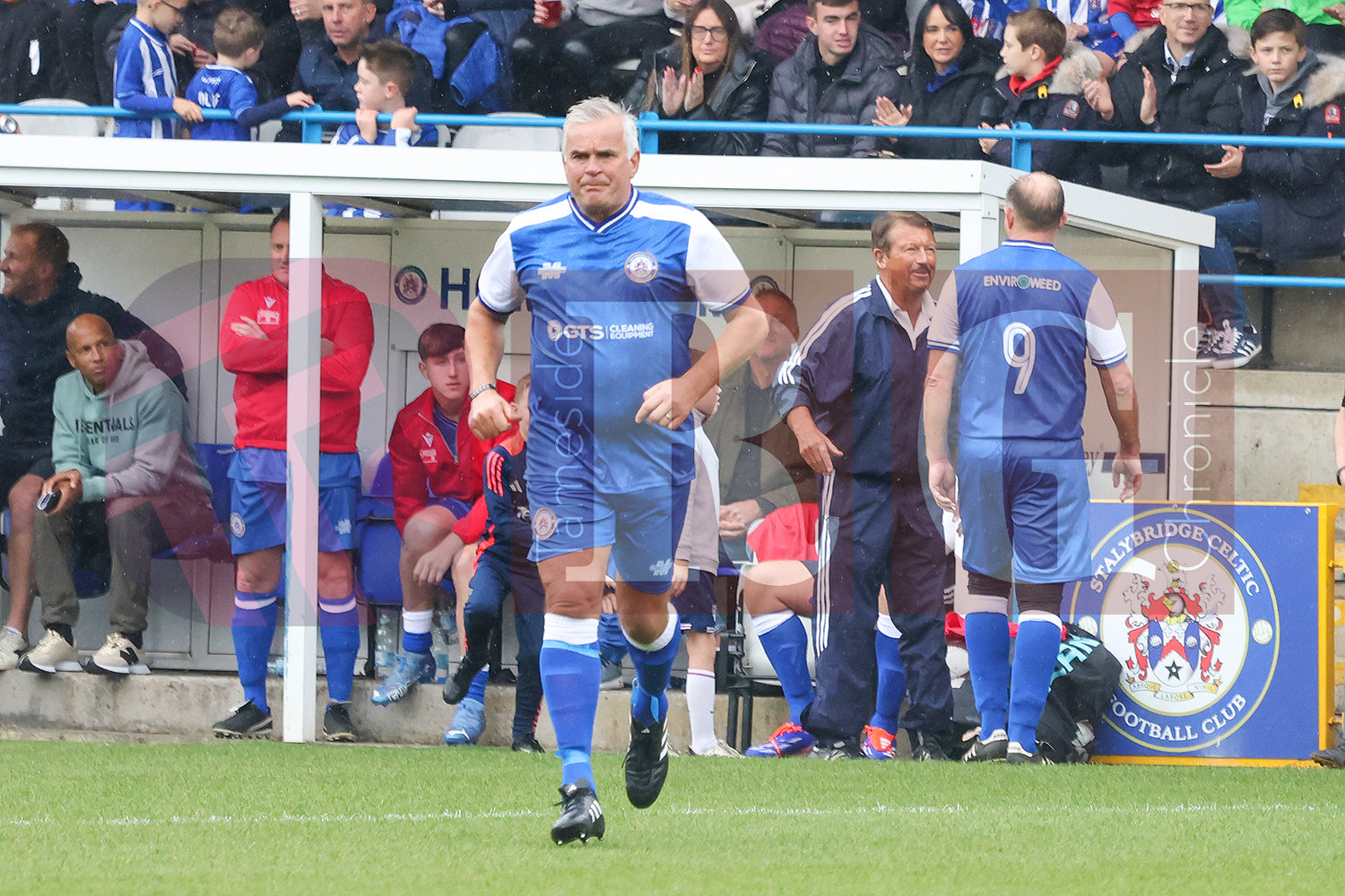 STALYBRIDGE CELTIC LEGENDS V MAN UTD LEGENDS (106).JPG