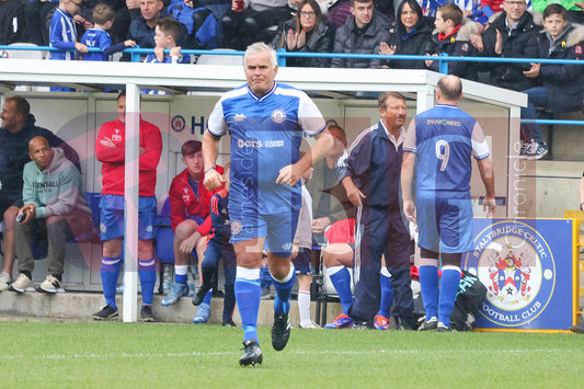 STALYBRIDGE CELTIC LEGENDS V MAN UTD LEGENDS (106).JPG