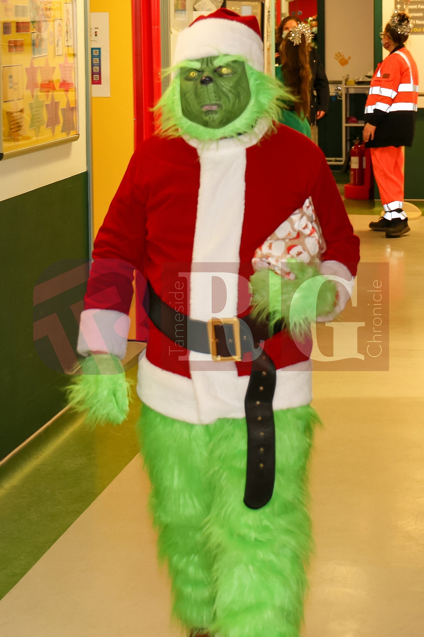 TAMESIDE HOSPITAL CHILDRENS WARD WITH SANTA 2025 (64).JPG