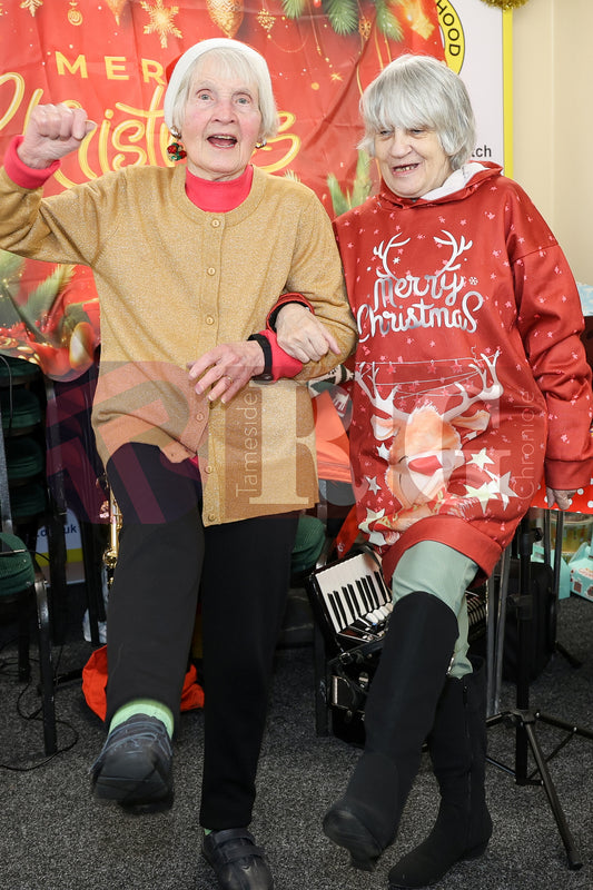 XMAS DAY LUNCH VICTORIA PARK DENTON  (42).JPG