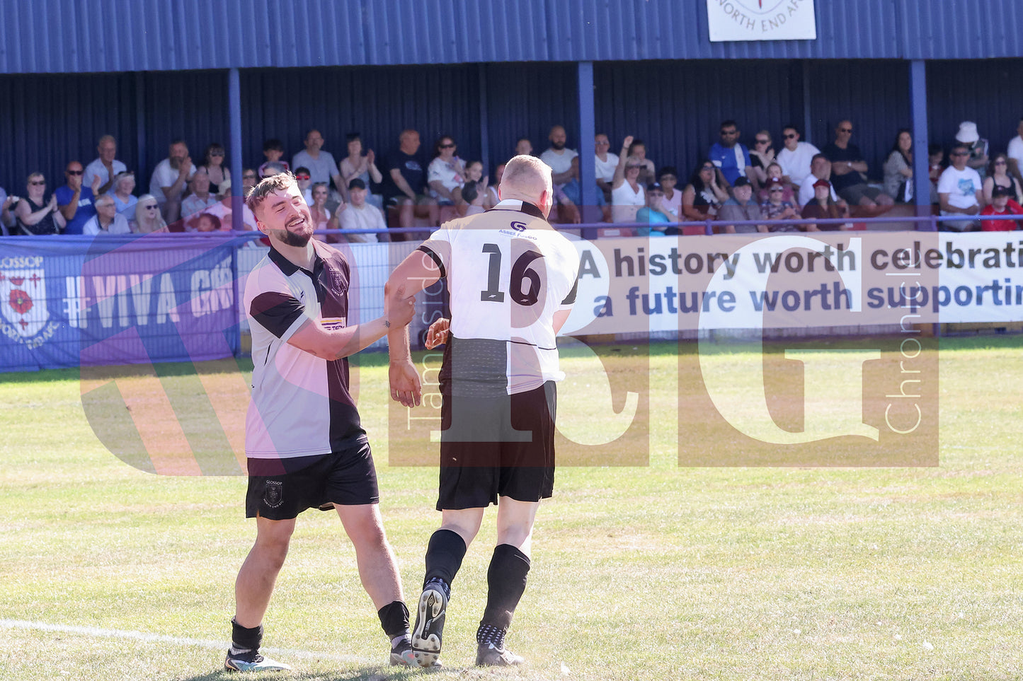 GLOSSOP NORTH EBD V UNITED LEGENDS  (141).JPG