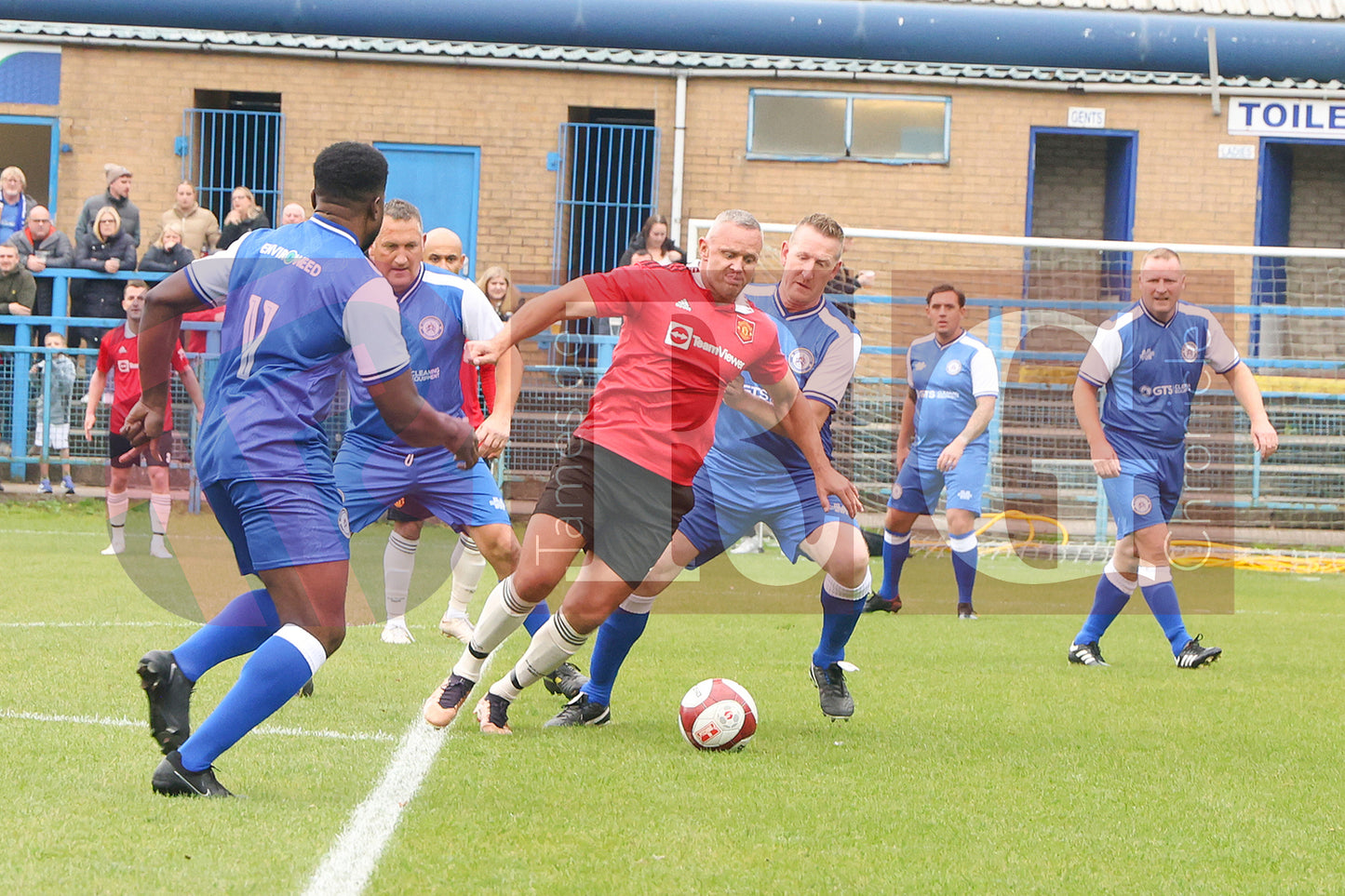 STALYBRIDGE CELTIC LEGENDS V MAN UTD LEGENDS (42).JPG
