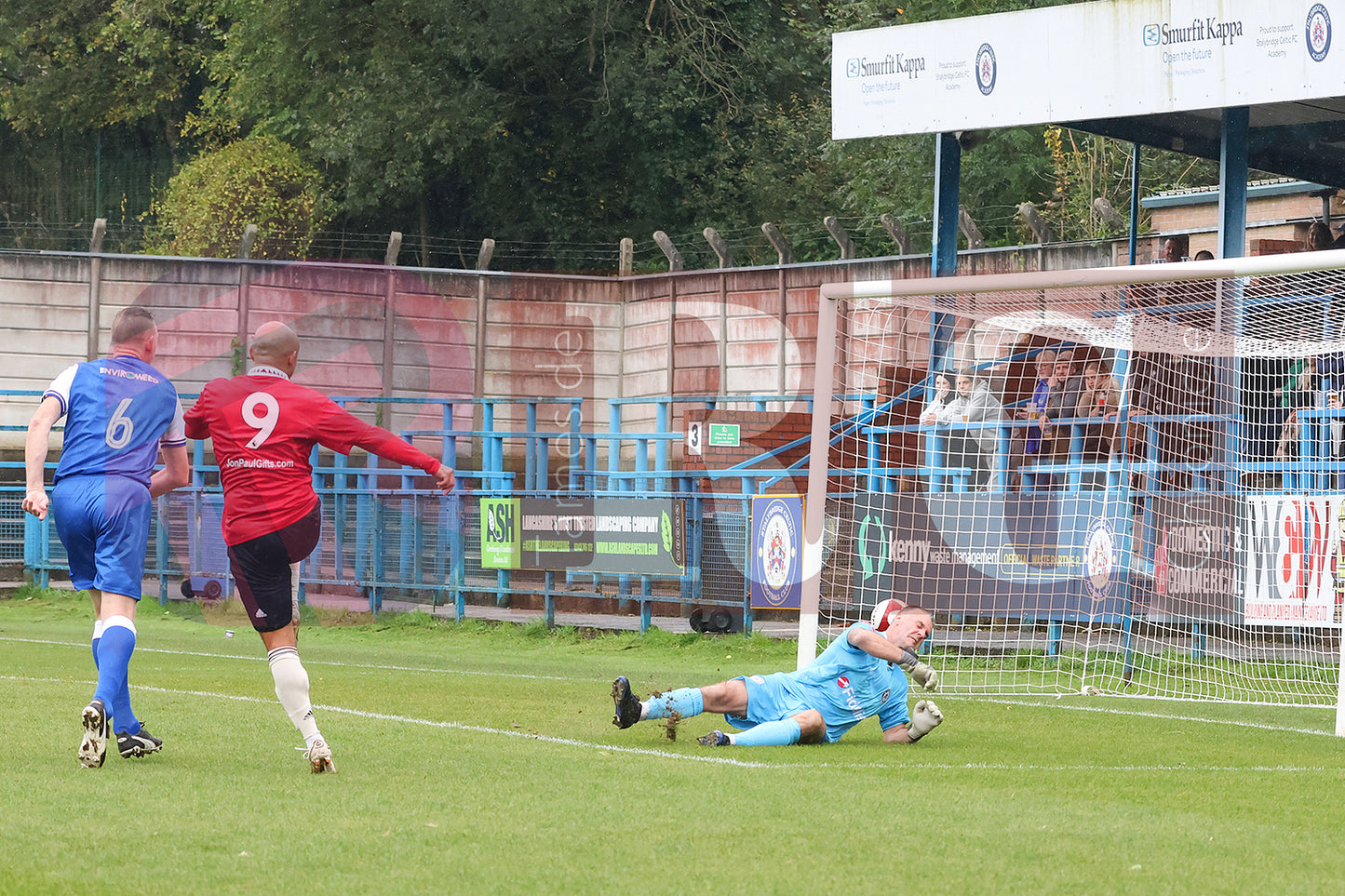 STALYBRIDGE CELTIC LEGENDS V MAN UTD LEGENDS (102).JPG