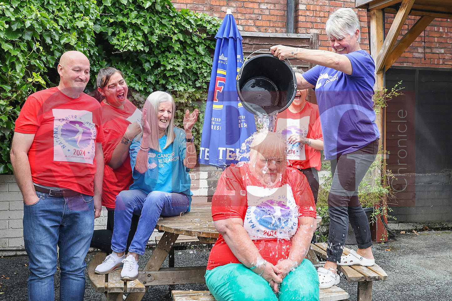 COMMERCIAL PUB DUKINFIELD CANCER SURVIVORS 2024 (19).JPG