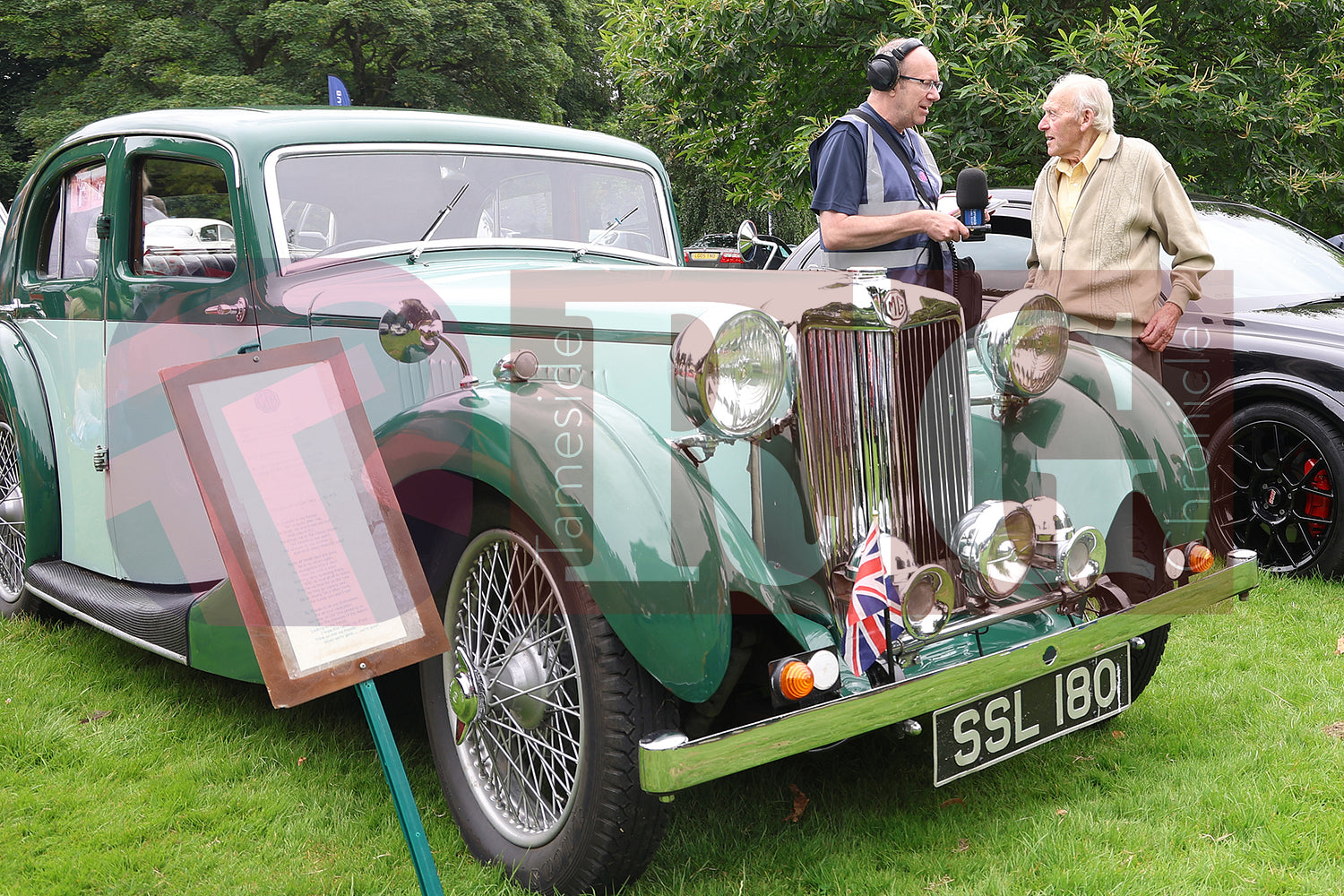 GLOSSOP CAR SHOW (71).JPG