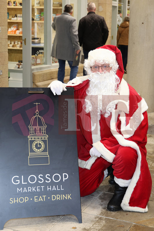 GLOSSOP LIGHT SWITCH ON 2025 (7).JPG