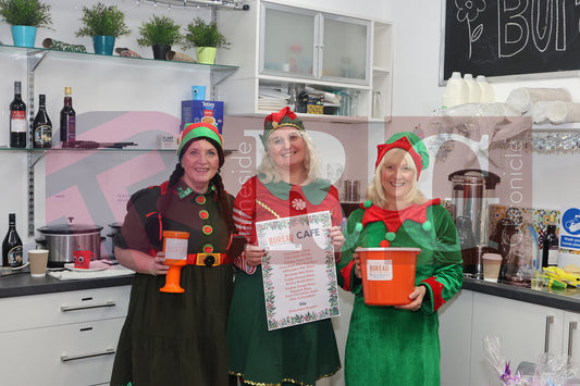 GLOSSOP LIGHTS SWITCH ON 2024 (38).JPG